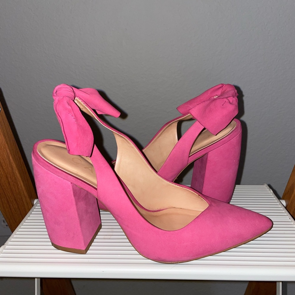 Carrano Suede Bow Slingback Block Heel with Pointed Toe 🎀👠